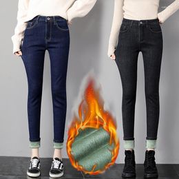 Jeans pour femmes 2023 Femmes Stretch Taille Haute Hiver Peluche Chaud Ajouter Velours Vert Skinny Lady Pantalon Étudiants Crayon Pantalon