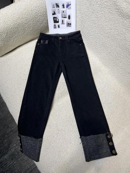 Jeans para mujeres 2024 Botón de metal de otoño/invierno Botón Ladeos Pantalones de tubería esponjada Mujer