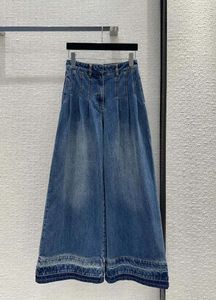 Jeans féminins 2024 Summer All-Match Diamond Butterfly Pleat pleat graduel Couleur Lavage Pantal
