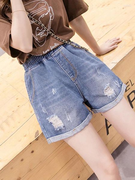 Jeans pour femmes 2024 Summer Fashion Fashion Pockets lâches Shorts denim Femelle coréenne élastique Taies Casual Ladies trous Pantalons courts H208