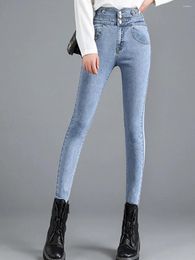 Bouton de jean pour femmes pour femmes hautes taies maigres pantalons denim entièrement stimulant et célibataire