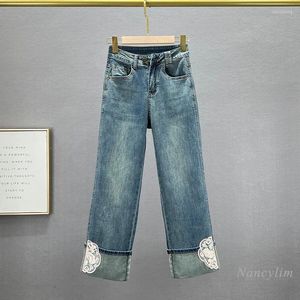Jeans pour femmes style chinois denim jambe droite mode féminine 2024 vêtements de printemps et d'été taille haute broderie pantacourt