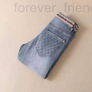 Diseñador de jeans para mujeres 2021 nuevos jeans elásticos de cintura media para hombres jeans elásticos de moda y guapos pequeños pantalones de pierna recta Vdno