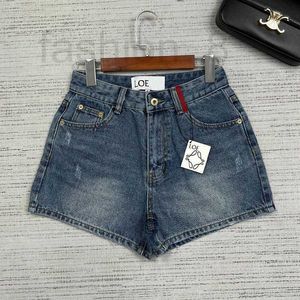 Jeans pour femmes Designer 24 Printemps / Été Nouveau sac à dos Rouge Brodé Contraste Étiquette en cuir Taille haute Denim Shorts pour femmes VCW6