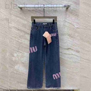 Damesjeans ontwerper 24 jaar vroege lente nieuwe modieuze roze handdoek geborduurde letters, op maat gemaakt weven, verven, waswater, slim fit spijkerbroek 2KD7