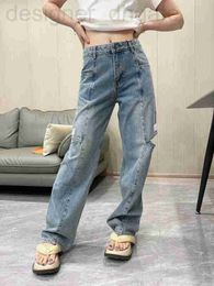 Designer de jeans pour femmes belles lettres imprimées trou de trous latéral Torn pour les femmes minces de tube droit d'été lavage à la mode et minceur pantalon personnalisé ao5f