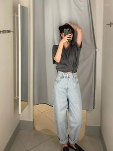 Fashion de jeans pour femmes Portez un pantalon de radis high radish à la taille et à la jambe droite décontractée