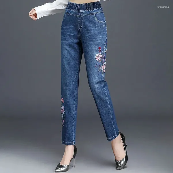 Jeans Femme Grande Taille Femmes Brodé Printemps Automne Élastique Taille Haute Denim Pantalon Moyen Âge Mère Droite Cowboy Pantalon