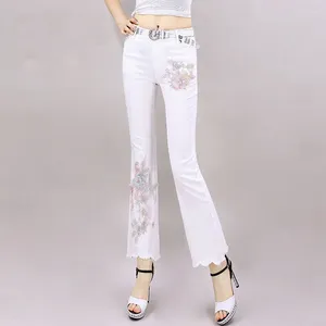 Bureau de jeans pour femmes Lady Femmes décontractées Flare Flare d'été coréen Mode mince fleurs motif de taille haute