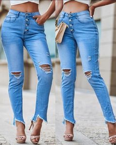 Le patchwork de jeans pour femmes a détruit l'ourlet pour les femmes 2024 Spring Summer Buttonned Pocket Design Ripped Cutout High Waist Denim Pantal