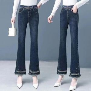 Damesjeans Rivet Design Skinny Flare Women Casual High Taille Vintage Big Size 34 Denim Pants Koreaanse Streetwear Stretch Kot Pantolon