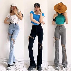 Jeans pour femmes, coupe ajustée, extensible, délavé, couleur claire, sexy, tendance, avec de longues jambes et sens visuel, bretelles taille haute, pantalon bootcut