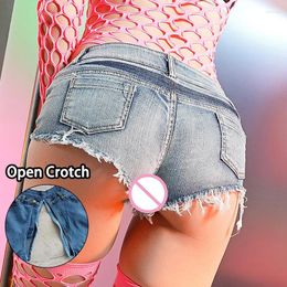 Jeans Femme Femme Crotchless Low Rise Mini Y2K Boyfriend Ouvert Crotch Denim Shorts 2024 Jeu de sexe en plein air Plissé Club Pantalon Jean