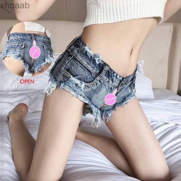 Jeans pour femmes Femme Sexy Ouvert Entrejambe Mini Short Denim Sans Crotchless Sexe En Plein Air Invisible Unique Fermeture Éclair Pantalon Chaud Jeans Évider Costume Érotique YQ240116