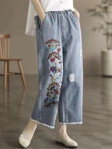 Jeans pour femmes femmes 2024 broderie d'été pantalon en denim de type mince dames trous de taille élastique rétro pantalon de la cheville
