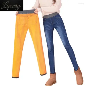 Jeans para mujeres Mujeres Invernales pantalones flacos calientes de terciopelo Pantalvas gruesas Pantalones de la cintura alta Mother de mediana edad ropa de estiramiento 36 38