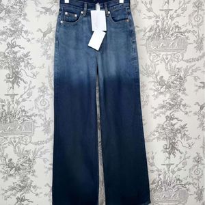 Jeans pour femmes Xiaoxiangfeng DR2023 automne / hiver Temperament Tempérament Gradient de vent Mist Blue lavage Straight Barrel haute taille pour les femmes