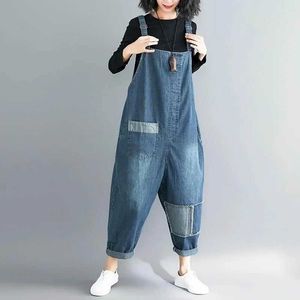 Jumpsuits de mujeres Jumpsuits de mezclilla para mujeres Mompers de estilo coreano sólido vintage vintage playsuits harem pantalones de trabajo diseño de bolsillo de mujer Y240510