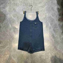 Jumpsuits voor dames rompers ontwerper nieuwe product driehoek ronde nek gewassen enkele pocketleeftijd verminderen schouderband een stuk denim shorts voor vrouwen bpru