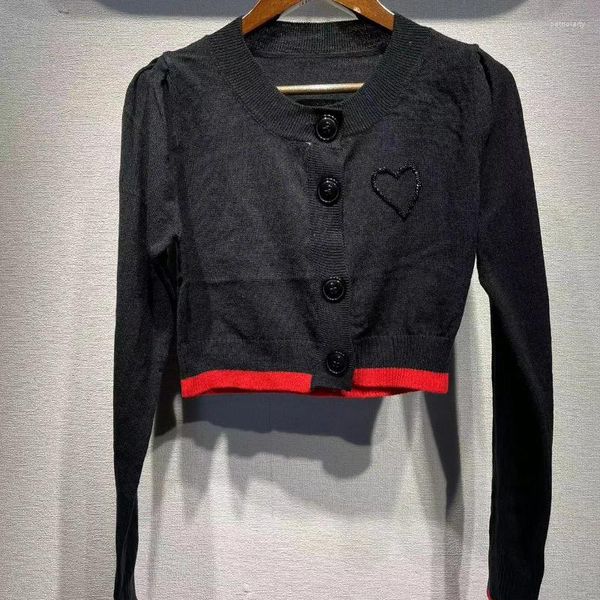 Tricots pour femmes 2023 Automne et hiver Femmes Mélange de laine noire Amour Perlé Col rond Court Cardigan tricoté Veste