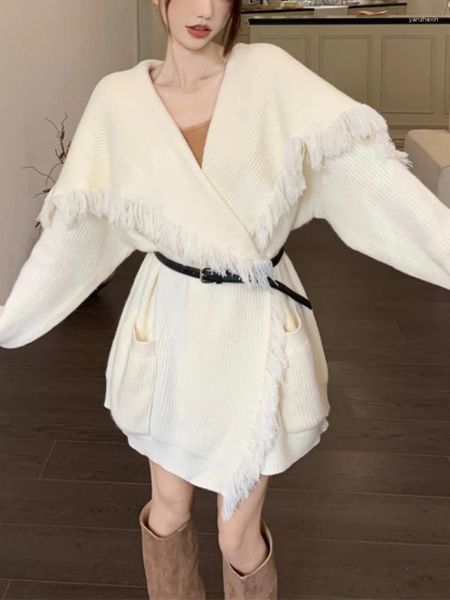Tricots pour femmes 2023 Automne Blanc Glands Pull Tricoté Cardigan Femme Corée Mode Manteau Lâche Ceinture Outwear Chaud Élégant Vêtements Bureau