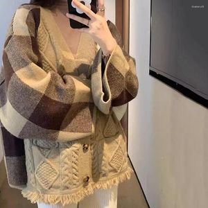 Knits de mujer 2023 Sweater de invierno Damas Estilo japonés Cárdigan de punto en V suelto para mujeres chaquetas de borla a cuadros vintage