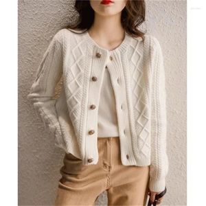 Tricots pour femmes 2024 Automne Femmes Pull Lâche et Style paresseux Rétro Twisted Fleur Tricoté Cardigan Veste Coréenne Simple Polyvalent Top