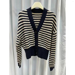 Tricots pour femmes 24 V Collision Collision Top Femmes Spring d'été Tendonnelle British Style Sequin Stripe Cardigan Pull