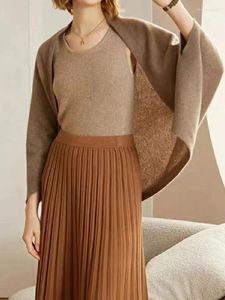 Châle en cachemire en tricots pour femmes à l'extérieur de l'automne et de l'hiver avec une mode chaude à haute tein