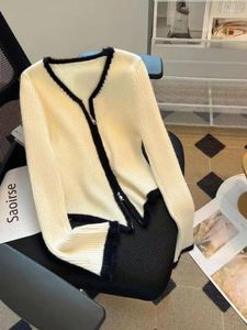 Tricots pour femmes Mode Automne Hiver Femmes Contraste Couleur Rayures Zipper Fourrure Tops Vintage Coréen Col V Brillant Soie Tricoté Cardigan Pull