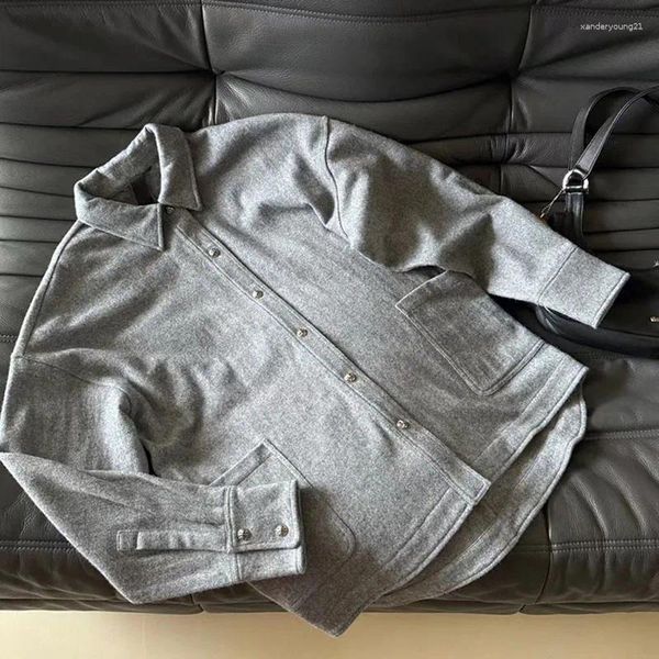 Tejidos para mujer Camisa de lana a la moda Tipo Cárdigan suelto gris para mujer Abrigo de un solo pecho con botones plateados de manga larga de alta calidad para mujer