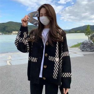 Tricots pour femmes Gidyq Femmes Coréen Cardigan Pull Mode Automne Stripe Lâche Manteaux Tricotés Femme Casual Tout Match Gros Bouton Veste
