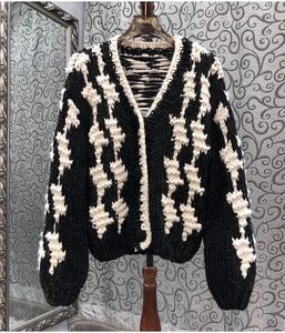 Tricots de femmes de haute qualité tricoté cardigan manteaux 2023 automne vêtements d'extérieur d'hiver femmes noir blanc crochet tricot à manches longues décontracté