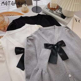 Tricots pour femmes Matakawa automne d'hiver Cardigans Bows Bows coréens Fashion Lantern Pulls V-Nevk Sweet Elegant rétro Seeter de Mujer