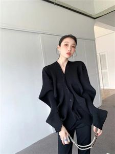 Tricots pour femmes Niche Design Noir Cardigab Femmes 2024 Automne Hiver Yamamoto Style Pull tricoté irrégulier Mode Pulls plissés