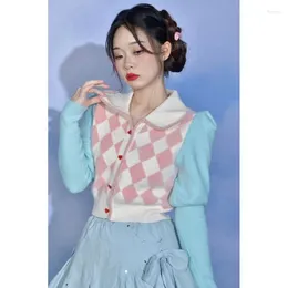 Damesbreien Pink Blue Plaid Sweater lange mouwen lange mouwen Cardigan Doll Neck Cute Red Red Peach Button Jacquard Bubble Sleeve Coat 2024 Slim Sueter