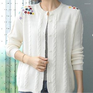 Puntos para mujer Pull Perle Cárdigan para estudiantes Moda Suéter amarillo Camisa de punto bordada para mujer Blanc Dentelle Tejer blanco Otoño Invierno