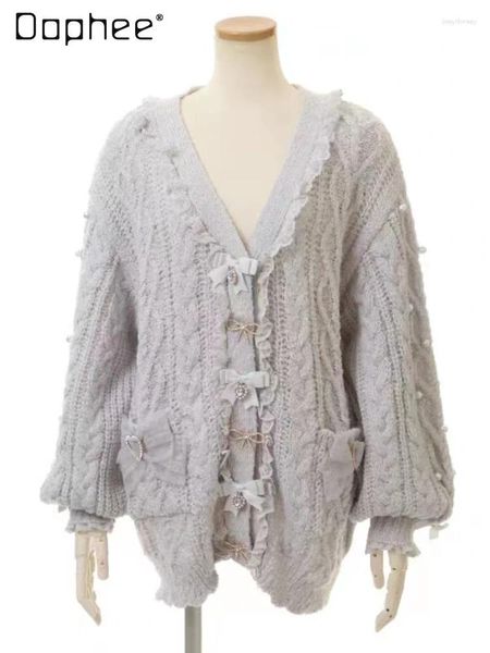 Tricots pour femmes Broche à nœud doux Cardigan tricoté mi-long pour femme Printemps et automne Style Lolita Perle d'oreille en bois Pull à manches longues Femme