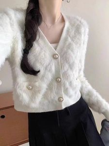 Tricots de tricots doux-pulls moelleux pour femmes en V-Neck Button Fashion Knitwear Y2k Tops 2023 Mujer coréen COFFORME CORTPED Cardigan Pull Femme