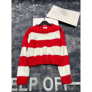 Tricot de tricots pour femmes Automne / hiver CE Rouge Blanc Stripe Contrast Panneau Conception du cou rond Pull Pullover en tricot en laine Round pour les femmes