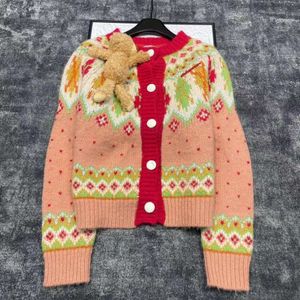 Tricot de tricots pour femmes Automne de Noël d'automne / hiver de Noël marque à la mode mignon petit ours en tricot de couleur cardigan manteau de chandail