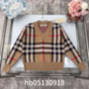 Tricot de tricot pour femmes Pullor d'automne / hiver en V Pull à collier Men de la femme pour femmes Big Diamond Plaid Logo lapin de lapin