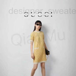 Tricot de tricots pour femmes Designer 2024 printemps / été nouveau tempérament jaune style décontracté pull rond