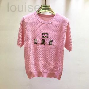 T-shirts en tricot pour femmes Marque de créateurs Industrie lourde française Motif de lettres de perles Col rond 23 Été Nouvel Âge Réducteur Polyvalent Mode Haut à manches courtes pour femmes 8VZ9