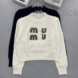 Designer de t-shirts en tricot pour femmes lettres tricotées perles de diamant col rond pull en cachemire doux vêtements pour femmes anti-âge nouveaux produits en automne hiver OUGB