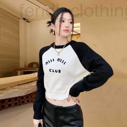 Damesbreien T Tees Designer De juiste versie van de lente Miao Temperament Patchwork Letter van Miu Family Borduurbrief Round Round Round Neck Sweater Wol Wol Vrouw D21G