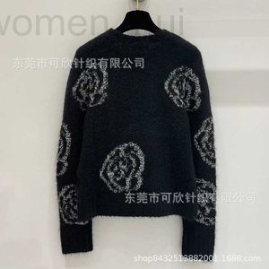 Tricots pour femmes Tees Designer Xiaoxiangfeng Pull à col rond Pull tricoté à fleurs en paillettes, style socialite 2023 nouveau produit XATW