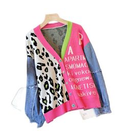 Damesbreien Tees EuropeUSA -stijl Gebreide bovenkleding Vrouwen Vneck Leopard Letter Cowboy Splicing Single Breasted Straight Type Cardigan Sweater 230324