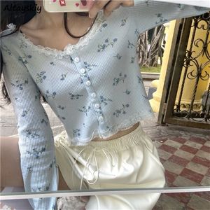 Femmes Tricots T-shirts Femmes Cardigan Doux Crop Top Conception Patchwork Dentelle Floral Doux Étudiants All-match Rétro Simple Poitrine Style Coréen Chic Ins 221006