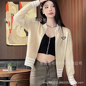 Tricots pour femmes Tees Xiaoxiangfeng col rond cardigan tricoté à glissière veste courte avec lettres brodées pour vêtements pour femmes 3M5E